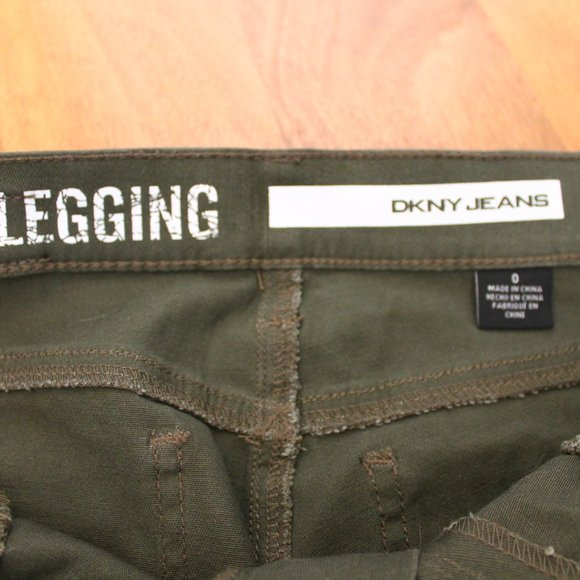 DKNY Green Skinny Jeans with Black Panels - Picture 4 of 11